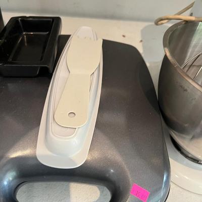 Sale Photo Thumbnail #75: Kitchen Aid mixer, Mr Coffee and more