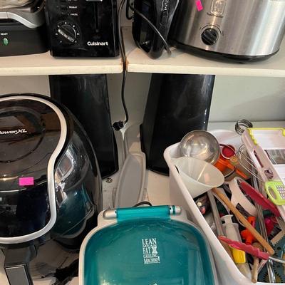 Sale Photo Thumbnail #100: Air Fryer and Appliances