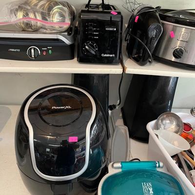 Sale Photo Thumbnail #104: Air Fryer and Appliances