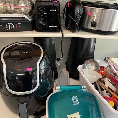 Sale Photo Thumbnail #103: Air Fryer and Appliances