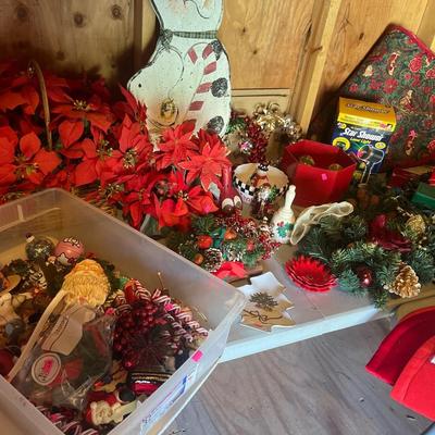 Sale Photo Thumbnail #159: Christmas decorations and more, tables do not sale
