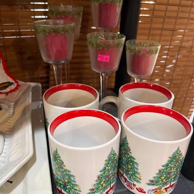 Sale Photo Thumbnail #180: Grinch Cups, s&p and spoon rest. Platters and more.