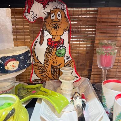 Sale Photo Thumbnail #182: Grinch Cups, s&p and spoon rest. Platters and more.