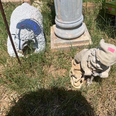 Sale Photo Thumbnail #188: Bird bath, pedestal art, solar items
