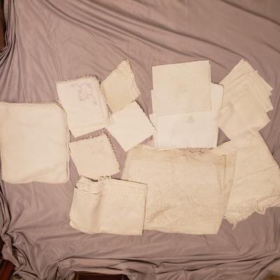 Antique White Lace Table Linens (B2-KD)