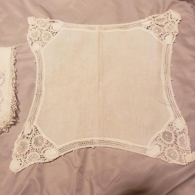 Antique White Lace Table Linens (B2-KD)