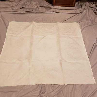Antique White Lace Table Linens (B2-KD)