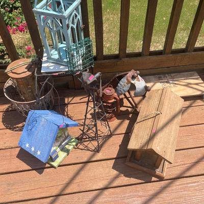 Sale Photo Thumbnail #220: Bird houses, and yard art
