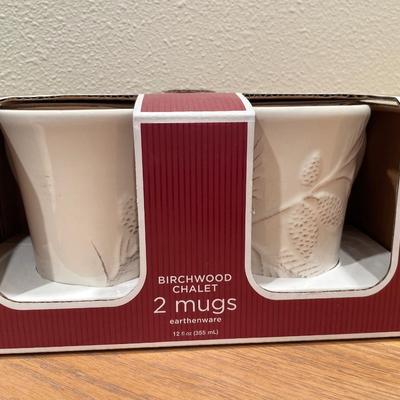 Cream bathroom accessory set & mugs