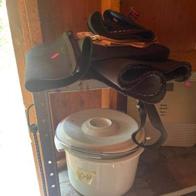 Sale Photo Thumbnail #277: Medical items and braces