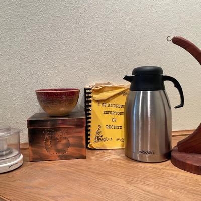 Recipe card holder with bowl, carafe and banana holder