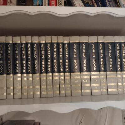 Vintage 1971 World Book Encyclopedia Set
