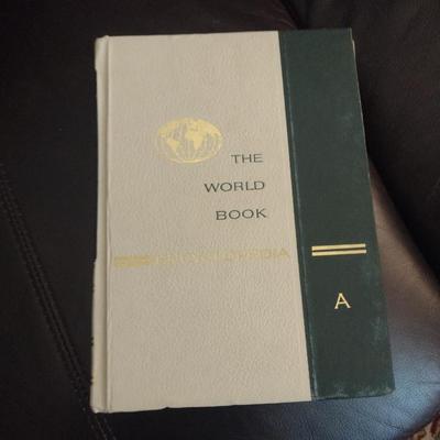 Vintage 1971 World Book Encyclopedia Set