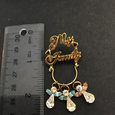 Angel pin brooch