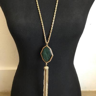 Beautiful vintage faux stone gold tone, tassel necklace very nice