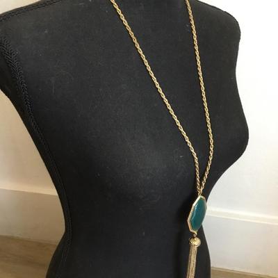 Beautiful vintage faux stone gold tone, tassel necklace very nice