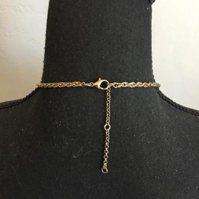 Beautiful vintage faux stone gold tone, tassel necklace very nice