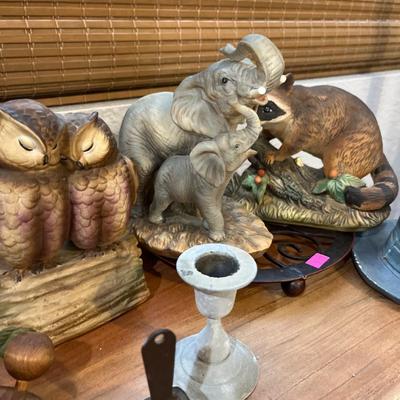 Sale Photo Thumbnail #312: Floor lamp, Vases, animals,