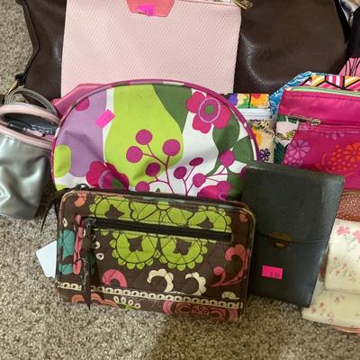 Sale Photo Thumbnail #345: Purses and hanbags