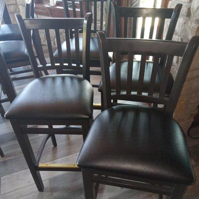 4 Nice Bar Stools