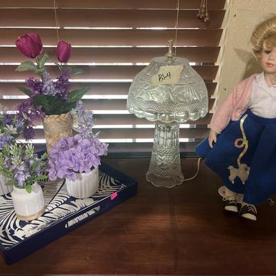 Sale Photo Thumbnail #350: Lamp, doll and decor