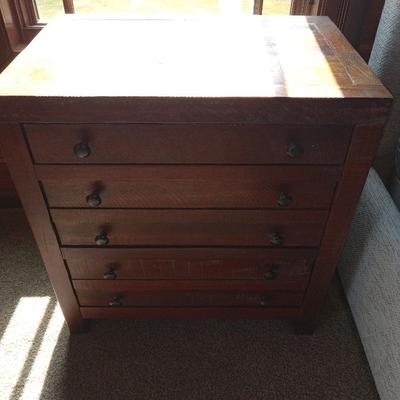 Small 5 drawer Chest