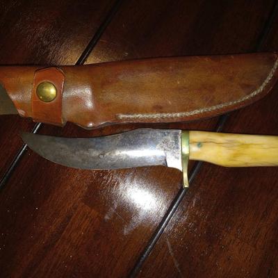 Hand made hunting knife