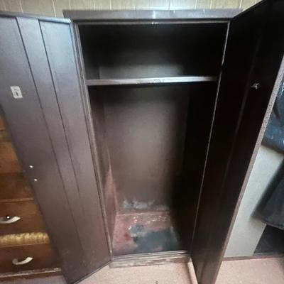 Metal Storage Closet/cabinet