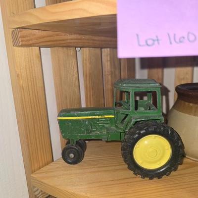 Toy tractor