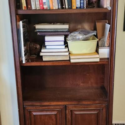 Pair Bookshelf w 4 Adjustable Shelves 32x13x77