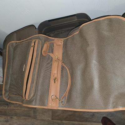 5th Ave Luggage set