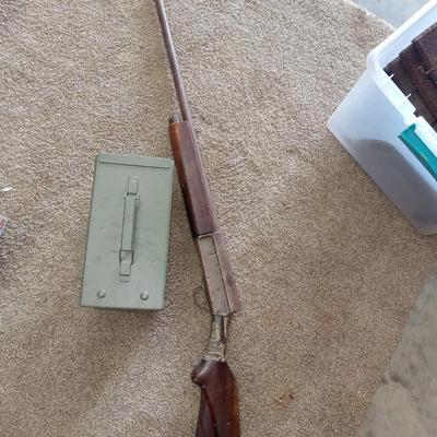 Wall hanger gun and ammo box