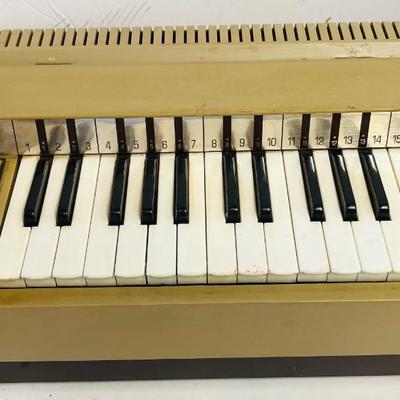 Vintage Electric Cored Organ / Tested.