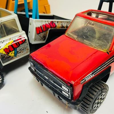 Vintage Tonka Trucks & Case