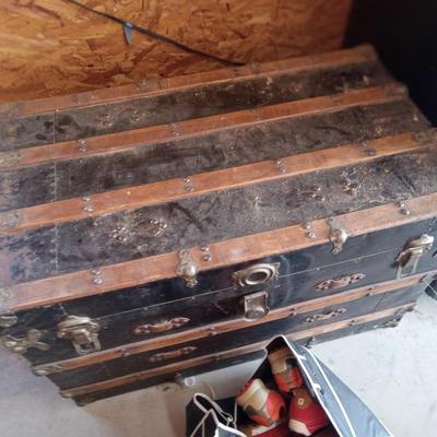 Flat top trunk