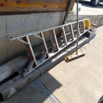 Floor jack, 6x6s, ladder
