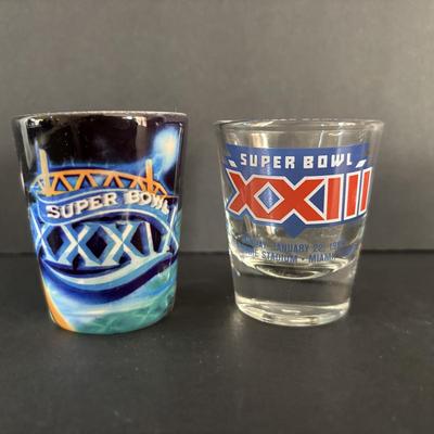LOT 97: NFL Barware Glasses & Stein