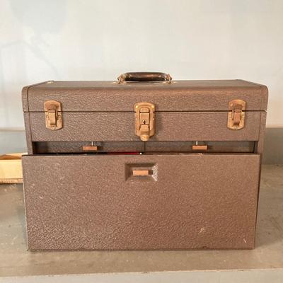 LOT 116: Kennedy Manufacturing Co. Kennedy Kits Metal Mechanic / Machinist Tool Box and Contents
