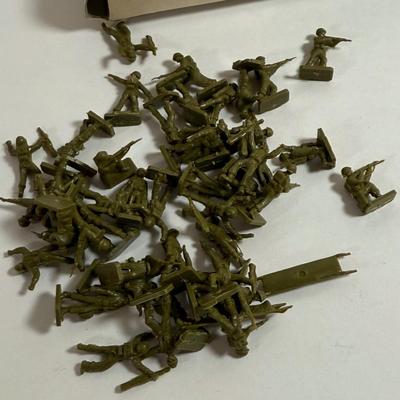 LOT 196: Vintage Minitures Including Building Trees, Gas Pumps and Toy Soldiers In Original Boxes