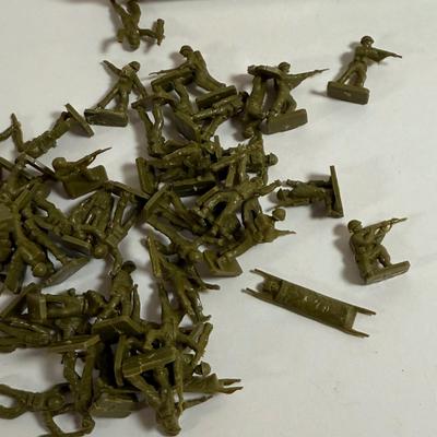 LOT 196: Vintage Minitures Including Building Trees, Gas Pumps and Toy Soldiers In Original Boxes