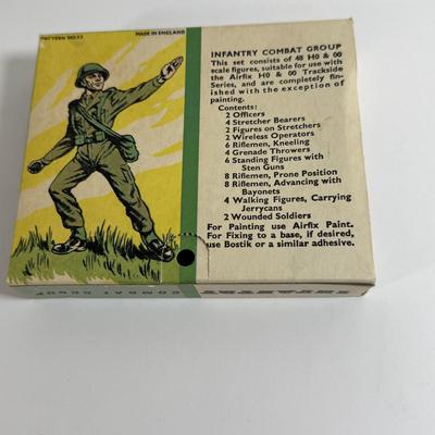 LOT 196: Vintage Minitures Including Building Trees, Gas Pumps and Toy Soldiers In Original Boxes