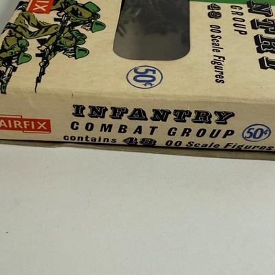 LOT 196: Vintage Minitures Including Building Trees, Gas Pumps and Toy Soldiers In Original Boxes