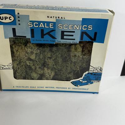 LOT 196: Vintage Minitures Including Building Trees, Gas Pumps and Toy Soldiers In Original Boxes
