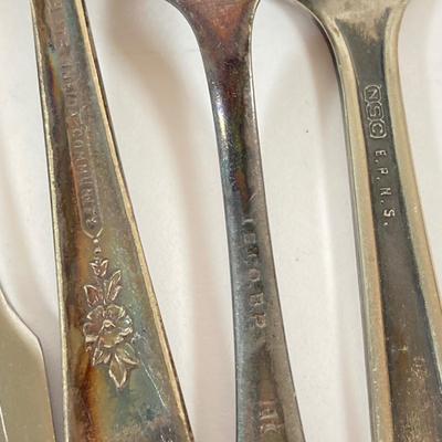 LOT 223: Collection of Oneida Community Silver Plate, Reed & Barton Soldered Silver and Stainless Steel Flatware