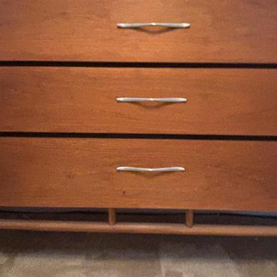 LOT 252: Lane MCM Acclaim Credenza w/Hutch
