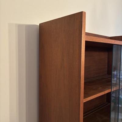 LOT 252: Lane MCM Acclaim Credenza w/Hutch