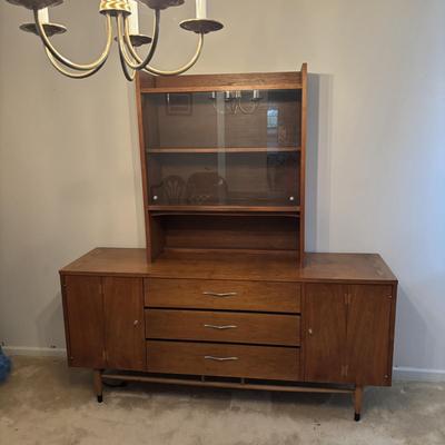 LOT 252: Lane MCM Acclaim Credenza w/Hutch