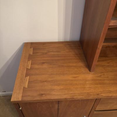 LOT 252: Lane MCM Acclaim Credenza w/Hutch