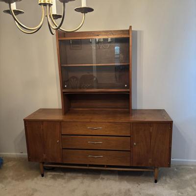 LOT 252: Lane MCM Acclaim Credenza w/Hutch