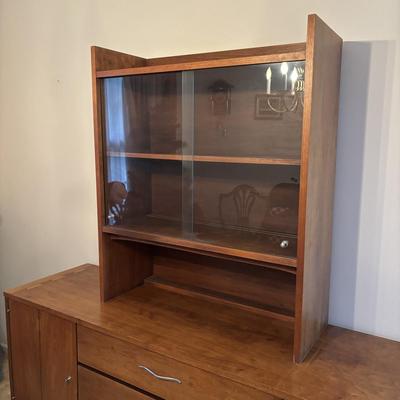 LOT 252: Lane MCM Acclaim Credenza w/Hutch